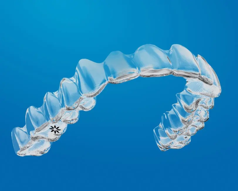 Khay niềng invisalign có hình bông hoa