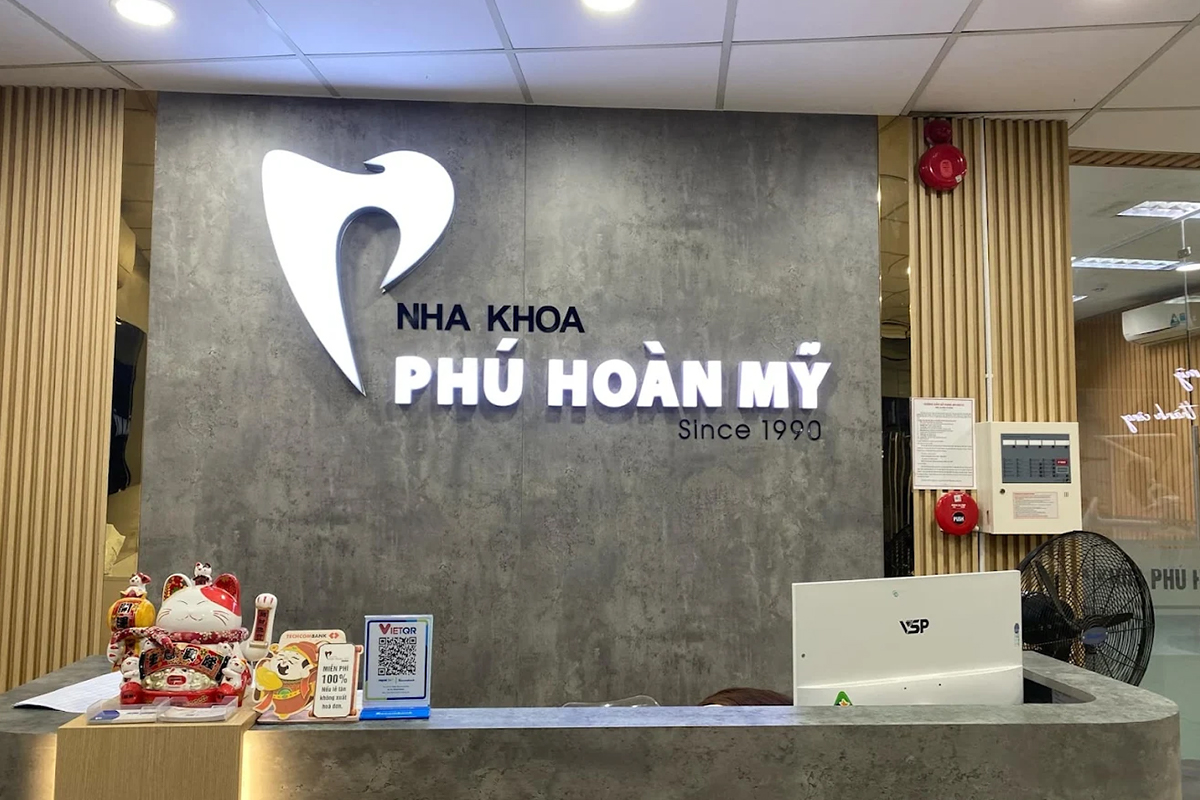 Nha Khoa trồng răng Phú Hoàn Mỹ - Since 1990