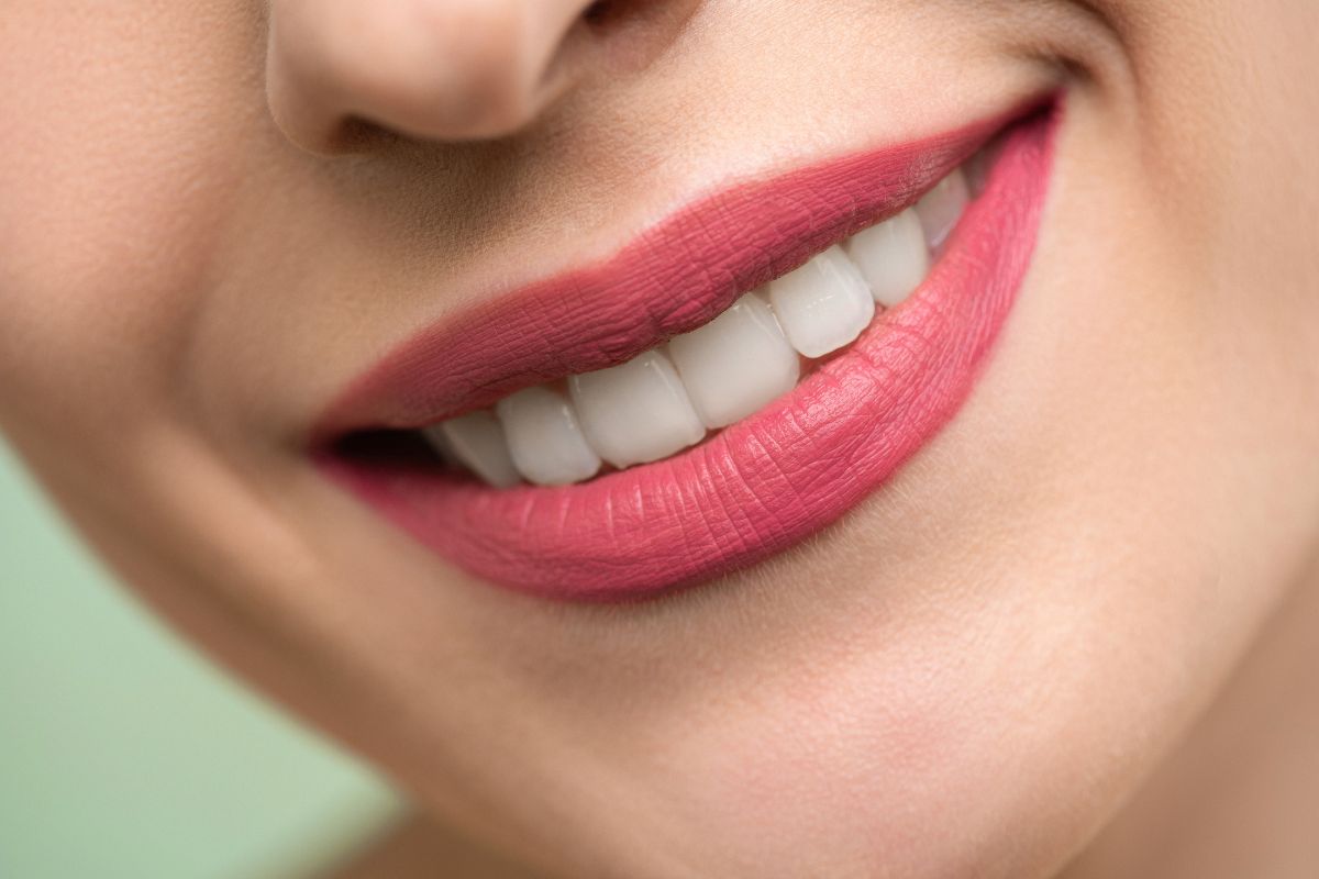 Building a Radiant Smile With Cosmetic Dental Crowns