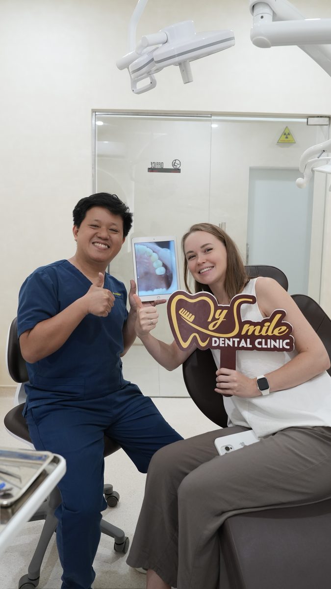 Khách hàng cấy ghép răng Implant cùng BS Cường tại My Smile