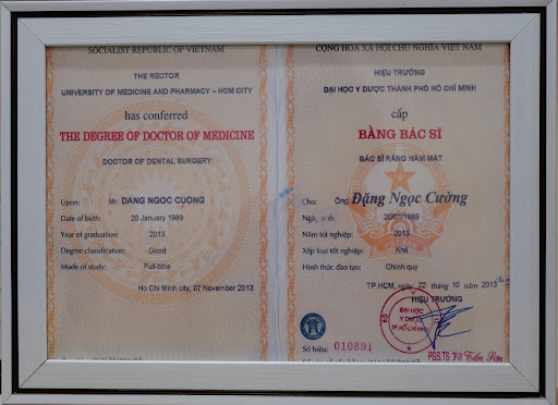 Bằng Bác sĩ ĐH Y Dược TP.HCM