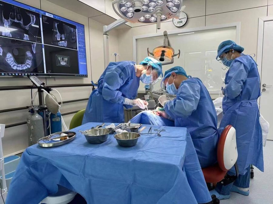 Quy trình thực hiện ca cấy ghép implant của các bác sĩ 